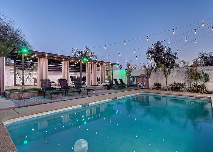 Scottsdalestays 6bdrm-4ba-14 Bed-pool-spa-theater. Phoenix