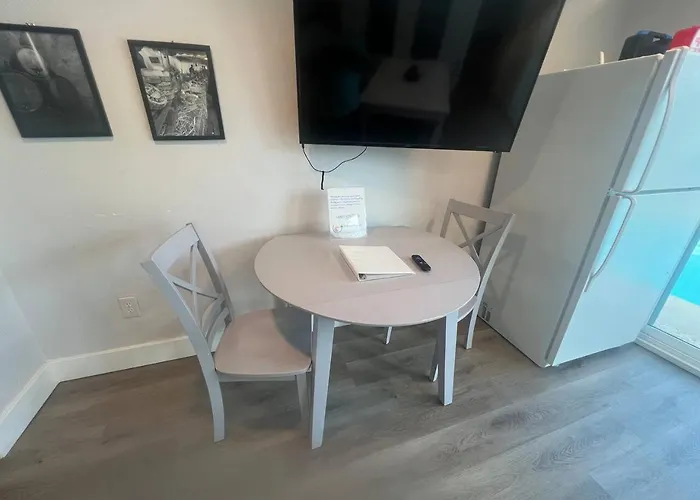 Scottsdalestays 6bdrm-4ba-14 Bed-pool-spa-theater. Phoenix