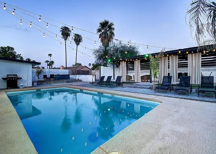 Scottsdalestays 6bdrm-4ba-14 Bed-pool-spa-theater.