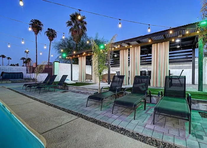 Scottsdalestays 6bdrm-4ba-14 Bed-pool-spa-theater. Holiday home *