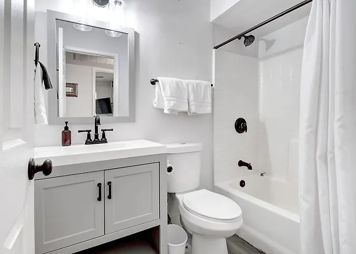 Scottsdalestays 6bdrm-4ba-14 Bed-pool-spa-theater. Holiday home Phoenix