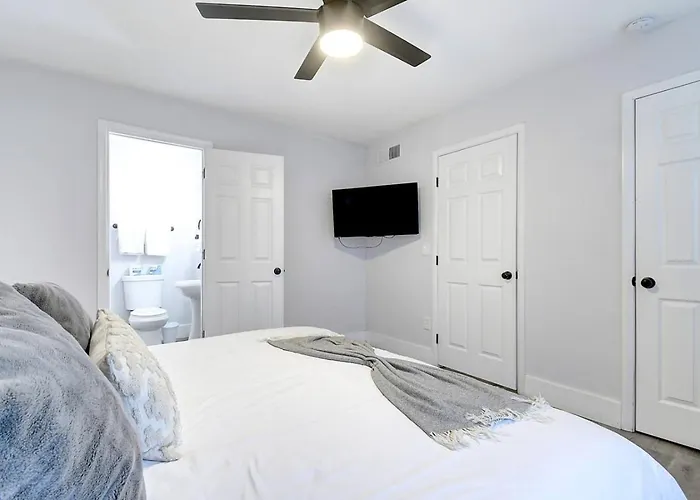 Scottsdalestays 6bdrm-4ba-14 Bed-pool-spa-theater. * Phoenix