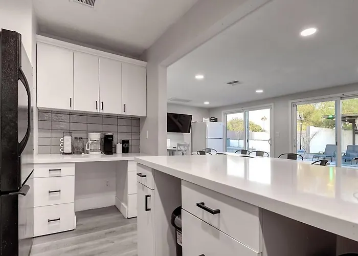 Scottsdalestays 6bdrm-4ba-14 Bed-pool-spa-theater. * Phoenix