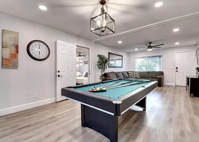 Scottsdalestays 6bdrm-4ba-14 Bed-pool-spa-theater. Holiday home